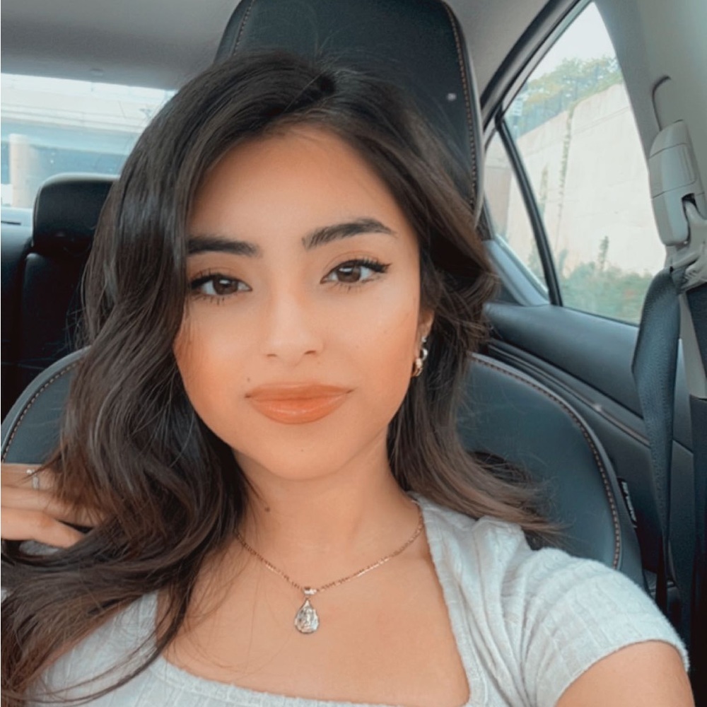 Meet your Posher, Leslie